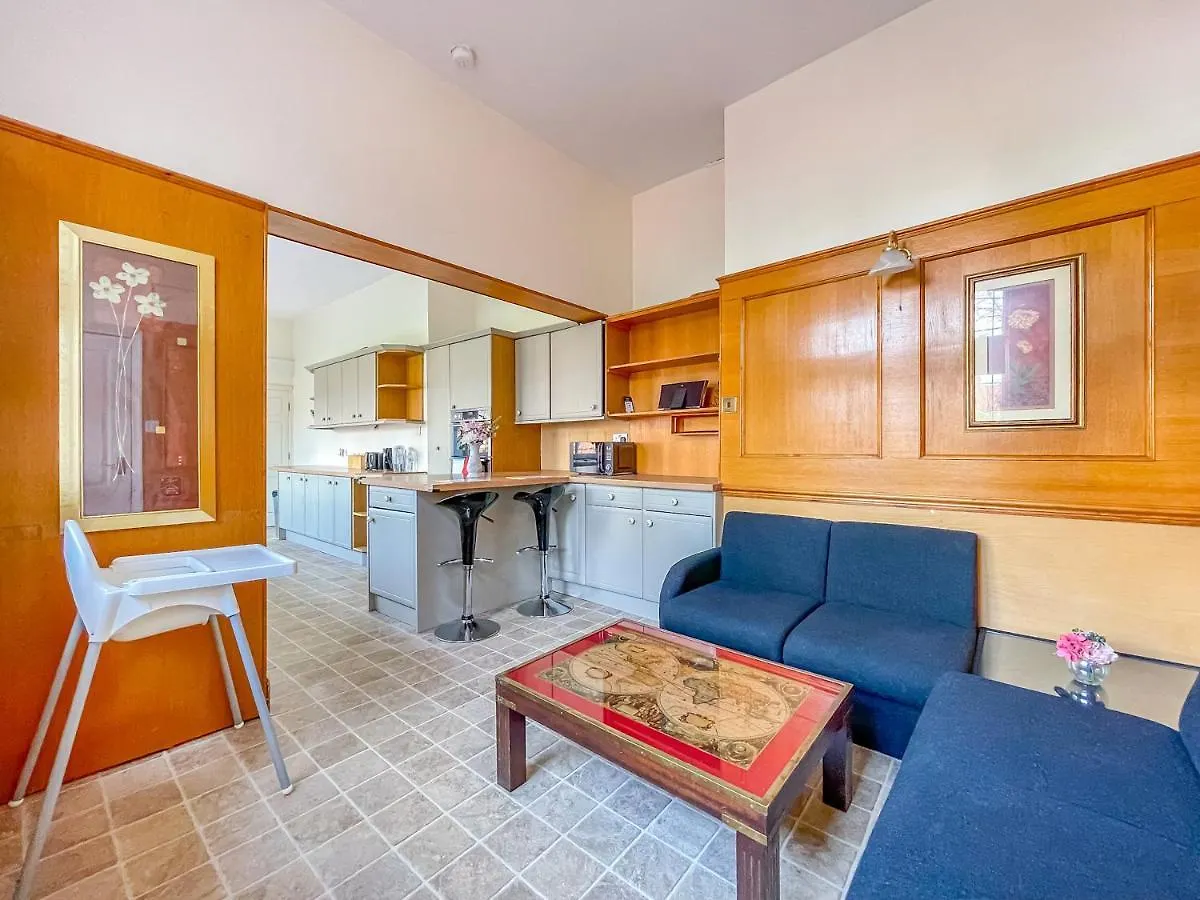 Homestay *Ra9Bc* For Your Most Relaxed & Cosy Stay + Free Parking + Free Fast Wifi * Leeds